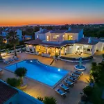 Villa Villa Serena - Com Piscina Aquecivel E Barbecue Em Albufeira Guia (Faro)
