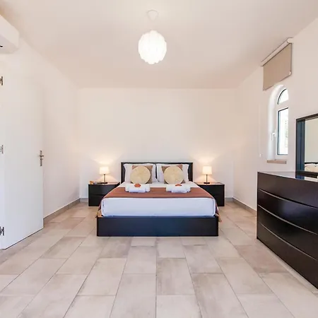 빌라 Serena - Com Piscina Aquecivel E Barbecue Em Albufeira