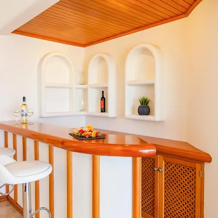 Serena - Com Piscina Aquecivel E Barbecue Em Albufeira *