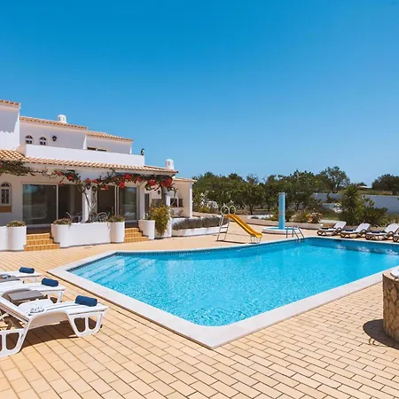 Serena - Com Piscina Aquecivel E Barbecue Em Albufeira 빌라