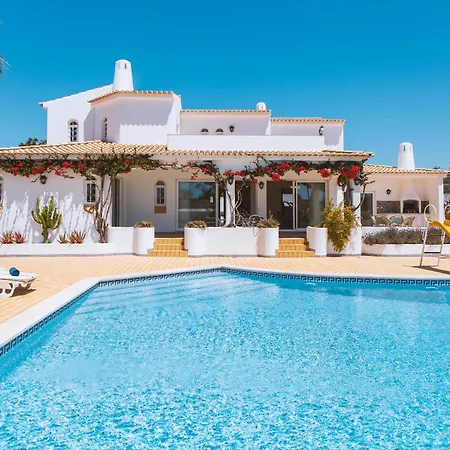 Serena - Com Piscina Aquecivel E Barbecue Em Albufeira 빌라 기아
