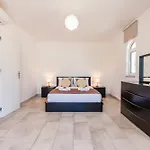 Villa Villa Serena - Com Piscina Aquecivel E Barbecue Em Albufeira