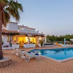 Villa Villa Serena - Com Piscina Aquecivel E Barbecue Em Albufeira