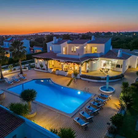 Willa Serena - Com Piscina Aquecivel E Barbecue Em Albufeira Guia (Faro)